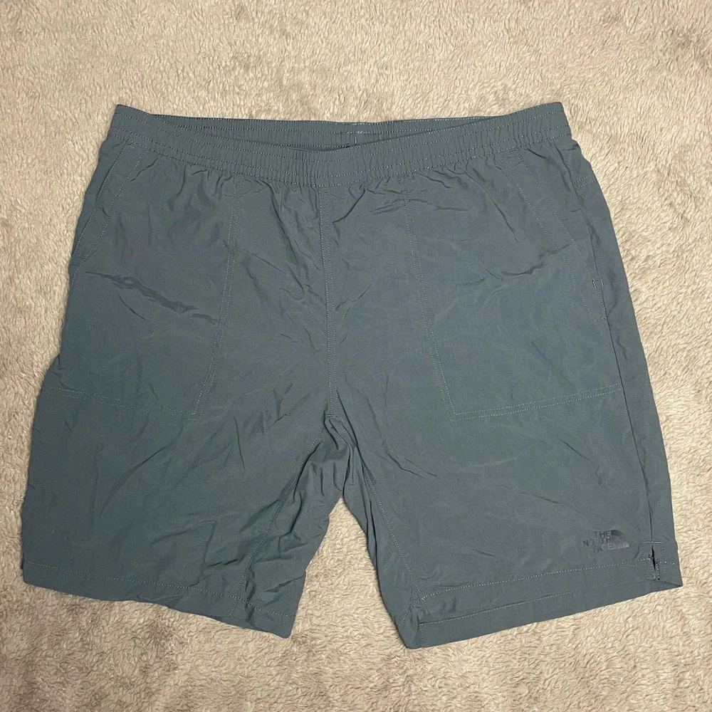 The North Face FlashDry Mens XL Dark Gray Hiking Athletic Shorts Zipper Pocket